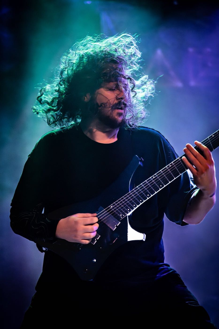 Justin Hombach teaching guitar